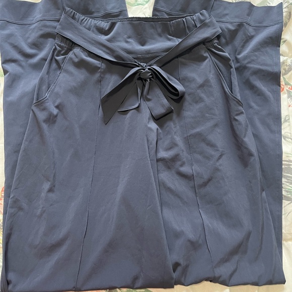 Lululemon Noir Pants in cadet blue size 6 - Picture 3 of 5